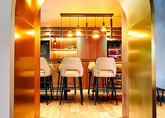Amicitia - & Restaurant 4*