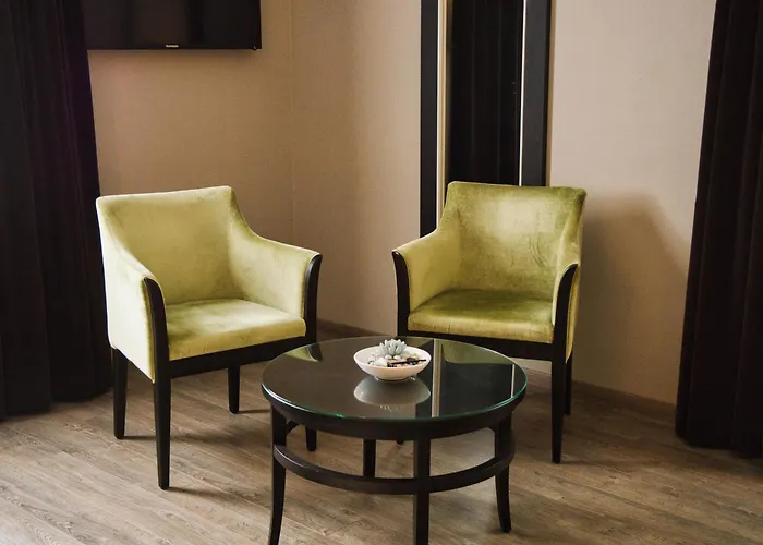Amicitia - & Restaurant 4* LʼIsle-Adam